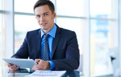 Banking & insurance manager